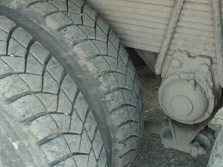 2007 Sinotruk Howo ZZ3407, красный, 1200000 рублей, вид 5