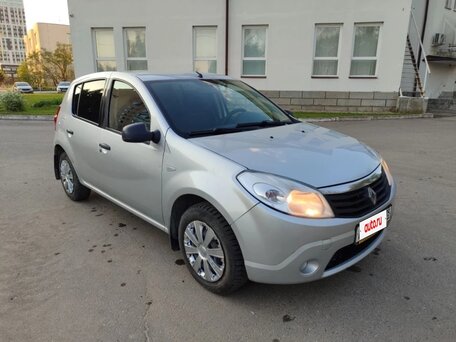 2014 Renault Sandero I, серый, 480000 рублей, вид 1