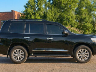 2017 Toyota Land Cruiser 200 Series Рестайлинг 2, чёрный, 5200000 рублей, вид 3