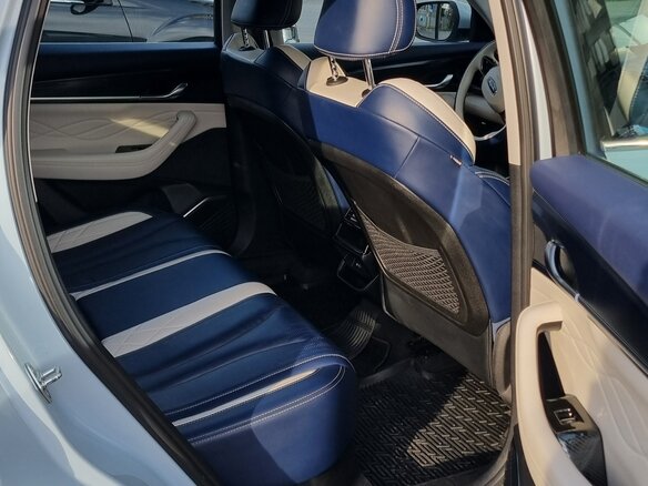 2022 Geely Monjaro (Xingyue L) Hi-P I, белый, 3000000 рублей - вид 7
