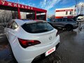 2014 Opel Astra GTC J Рестайлинг, белый, 670000 рублей - вид 2