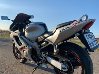 2002 Honda CBR 600F, серебристый, 400000 рублей, вид 4