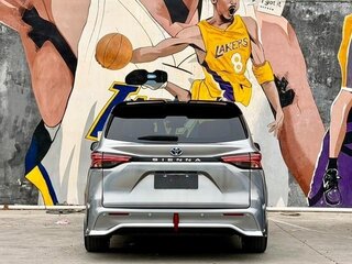 2024 Toyota Sienna IV, серый, 7180000 рублей, вид 4
