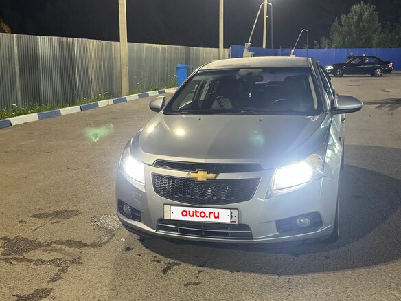 2011 Chevrolet Cruze I, серый, 650000 рублей - вид 1