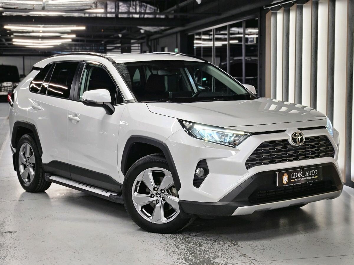 Открыть фотографии: Toyota RAV4 V (XA50)