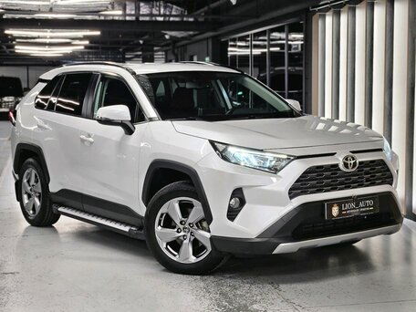 Toyota RAV4 V (XA50)