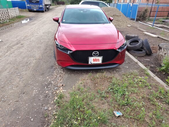 2019 Mazda 3 IV (BP), красный, 1900000 рублей - вид 4