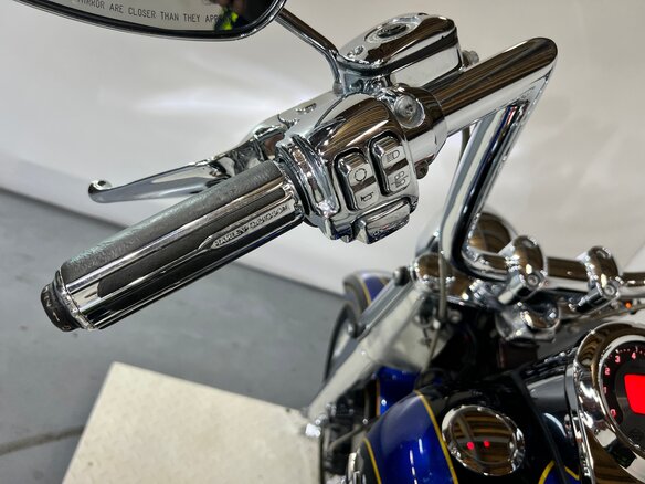 2011 Harley-Davidson Softail Custom, синий, 980000 рублей - вид 23