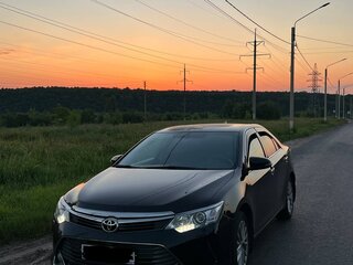 2015 Toyota Camry VII (XV50) Рестайлинг, чёрный, 2390000 рублей, вид 1