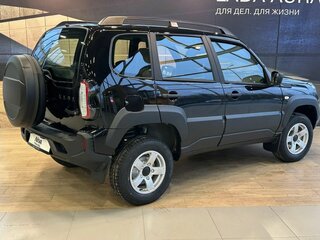 2026 Lada (ВАЗ) Niva Travel I Рестайлинг, чёрный, 1528000 рублей, вид 4