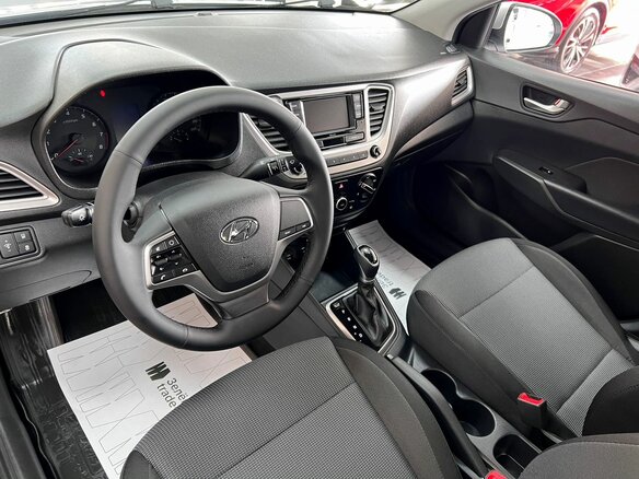 2021 Hyundai Solaris II Рестайлинг, серебристый, 1475000 рублей - вид 7