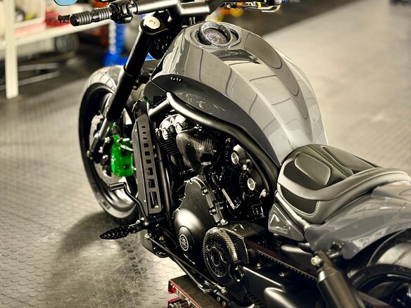 2012 Harley-Davidson V-Rod, серый, 2900000 рублей - вид 12