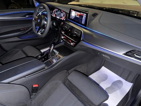 2020 BMW 5 серии 520d xDrive VII (G30/G31/G38) Рестайлинг, чёрный, 3940000 рублей - вид 4
