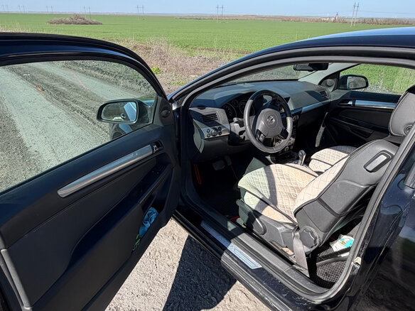 2008 Opel Astra GTC H Рестайлинг, чёрный, 450000 рублей - вид 16