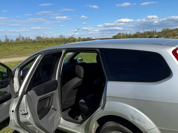 2011 Ford Focus II Рестайлинг, серебристый, 600000 рублей - вид 14