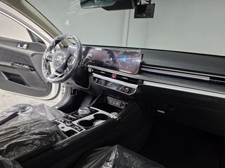 2026 Kia K5 III Рестайлинг, белый, 4060000 рублей, вид 5