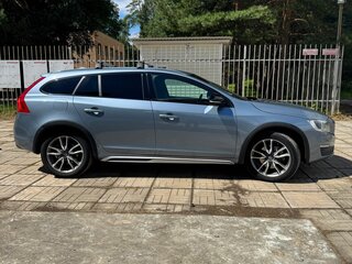 2018 Volvo V60 Cross Country I, голубой, 2400000 рублей, вид 1
