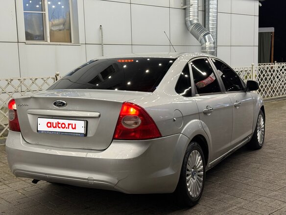 2010 Ford Focus II Рестайлинг, серебристый - вид 7