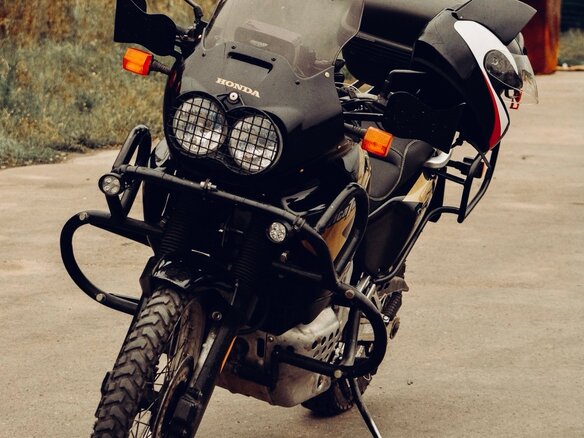 2000 Honda XRV 750 Africa Twin, чёрный, 690000 рублей - вид 2
