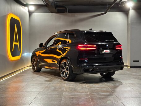 2020 BMW X5 30d IV (G05/G18), чёрный, вид 4