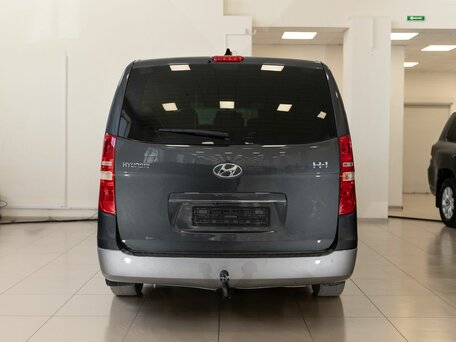 2019 Hyundai H-1 II Рестайлинг 2, серый, 3250000 рублей, вид 5
