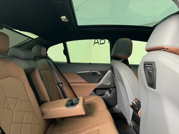 2025 BMW 5 серии 530i xDrive VIII (G60/G61/G68), серый - вид 12