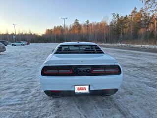 2020 Dodge Challenger III Рестайлинг 2, белый, 4800000 рублей, вид 4