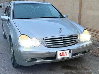 2001 Mercedes-Benz C-Класс 240 II (W203), серебристый, 450000 рублей, вид 1