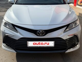 2021 Toyota Camry VIII (XV70) Рестайлинг, белый, 3250000 рублей, вид 4