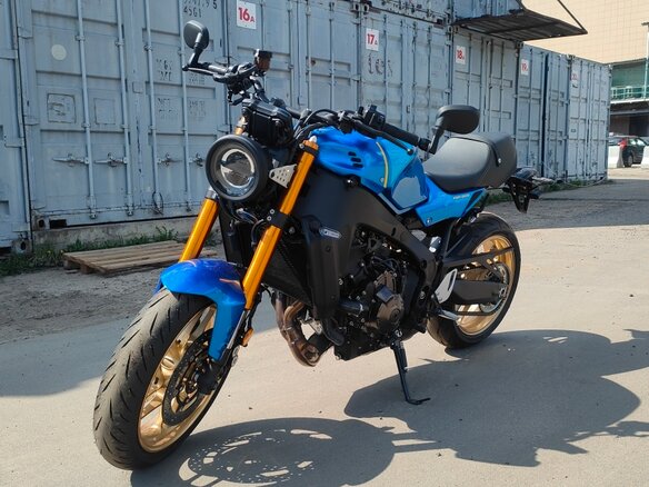 2025 Yamaha XSR900, синий, 1349000 рублей - вид 1
