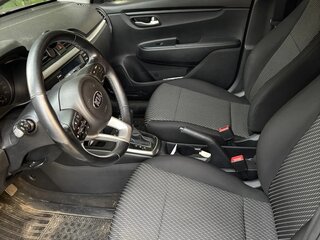 2018 Kia Rio IV, серебристый, 1550000 рублей, вид 4