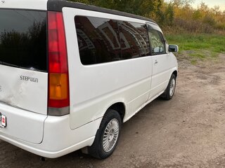 2001 Honda Stepwgn I Рестайлинг, белый, 400000 рублей, вид 2