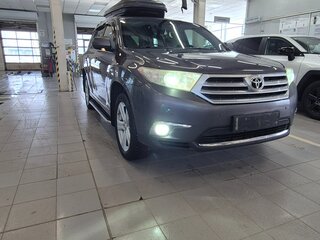 2011 Toyota Highlander II (XU40) Рестайлинг, серый, 1870000 рублей, вид 3