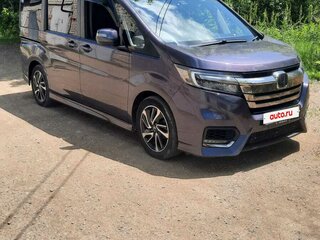 2017 Honda Stepwgn V, фиолетовый, 1850000 рублей, вид 3