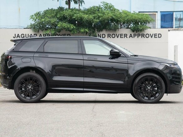 2025 Land Rover Range Rover Evoque II Рестайлинг, чёрный, 6090000 рублей - вид 7