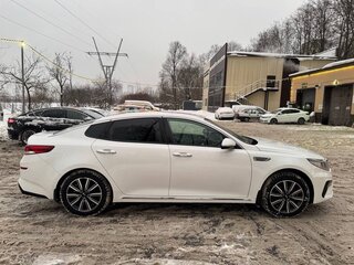 2019 Kia Optima IV Рестайлинг, белый, 2450000 рублей, вид 3