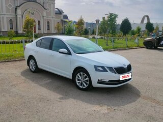 2017 Skoda Octavia III (A7) Рестайлинг, белый, 1280000 рублей, вид 2