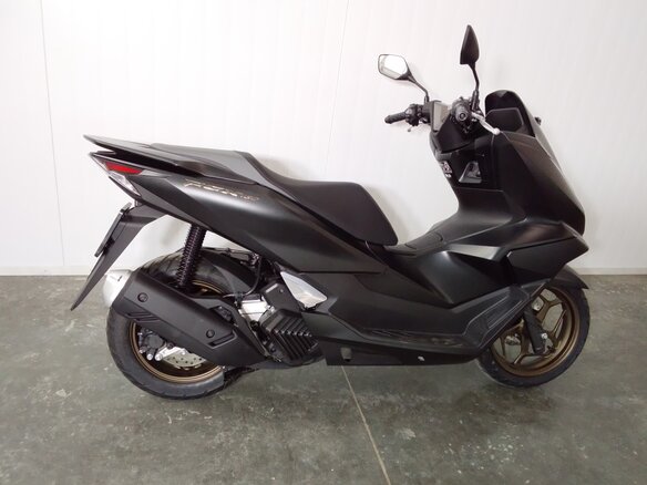 2025 Honda PCX 160, чёрный, 399000 рублей - вид 5