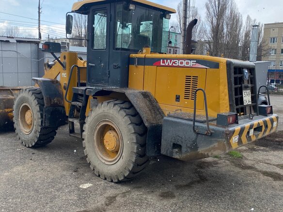 2012 XCMG LW300, жёлтый, 1800000 рублей - вид 3