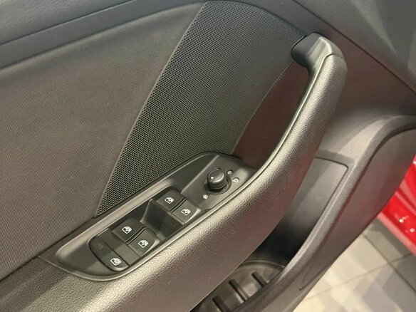2018 Audi A3 III (8V) Рестайлинг, красный, 1799000 рублей - вид 12
