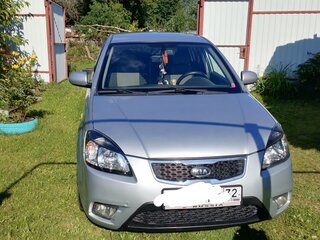 2010 Kia Rio II Рестайлинг, серебристый, 700000 рублей, вид 3