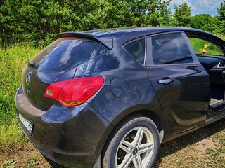 2011 Opel Astra J, чёрный, 680000 рублей, вид 4