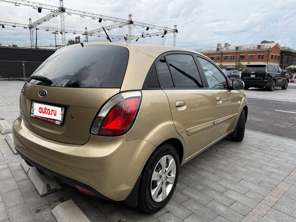 2011 Kia Rio II Рестайлинг, бежевый - вид 5