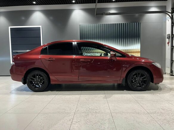 2008 Honda Civic VIII, красный, 490000 рублей - вид 4