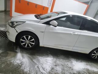 2011 Hyundai Solaris I, белый, 650000 рублей, вид 4