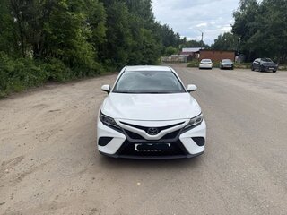 2019 Toyota Camry US Market VIII (XV70), белый, 2150000 рублей, вид 1