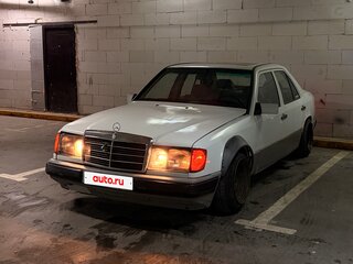 1992 Mercedes-Benz E-Класс 220 I (W124), белый, 200000 рублей, вид 2