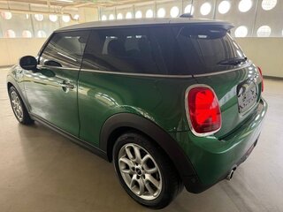 2020 Mini Hatch Cooper III (F55/F56) Рестайлинг, зелёный, 1299100 рублей, вид 3