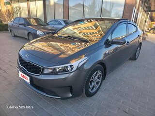 2018 Kia Cerato III Рестайлинг (Classic), серый, 1520000 рублей, вид 3