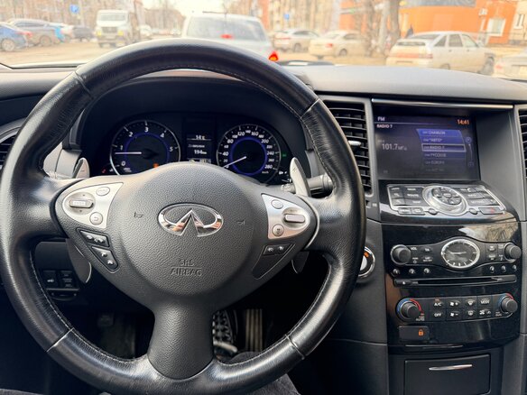 2012 Infiniti FX30d II (S51) Рестайлинг, белый, 3480000 рублей - вид 13